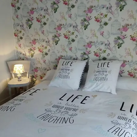 La Roseraie De Gamaches (Somme)